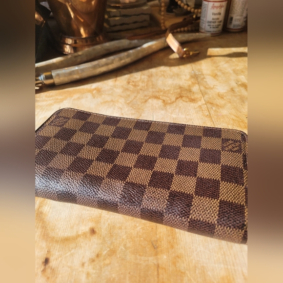 Louis Vuitton Damier Ebeme Unisex Zip Wallet - Picture 3 of 5